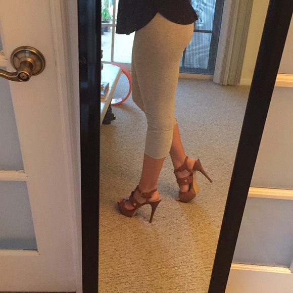 Guess Tan High Heels - Picture 3 of 3